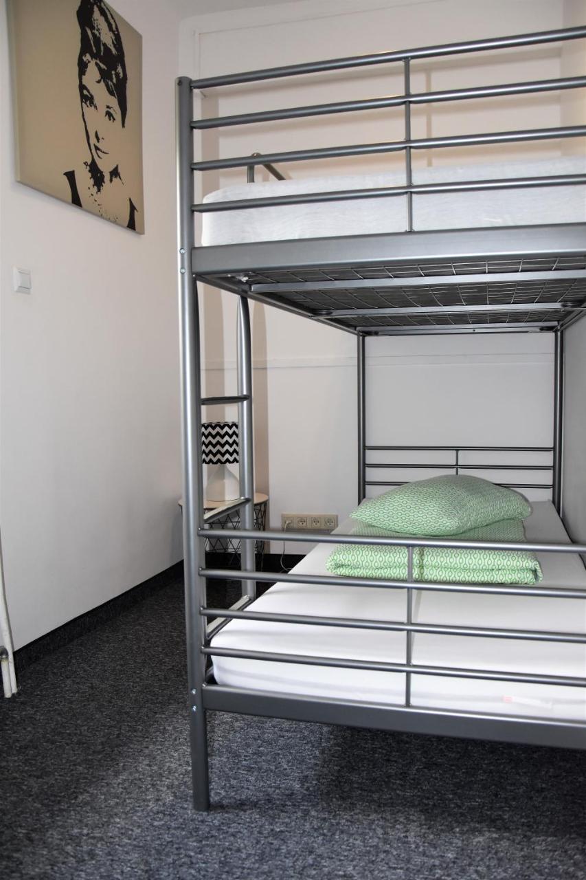 Hostel Coco Варшава Экстерьер фото