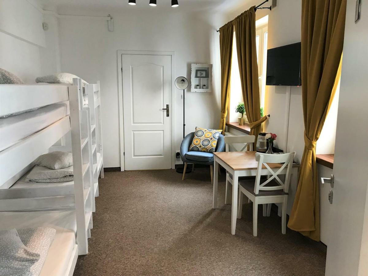 Hostel Coco Варшава Экстерьер фото